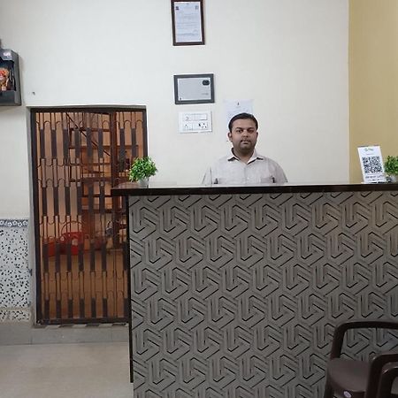 Hotel Royal Inn Satna Extérieur photo