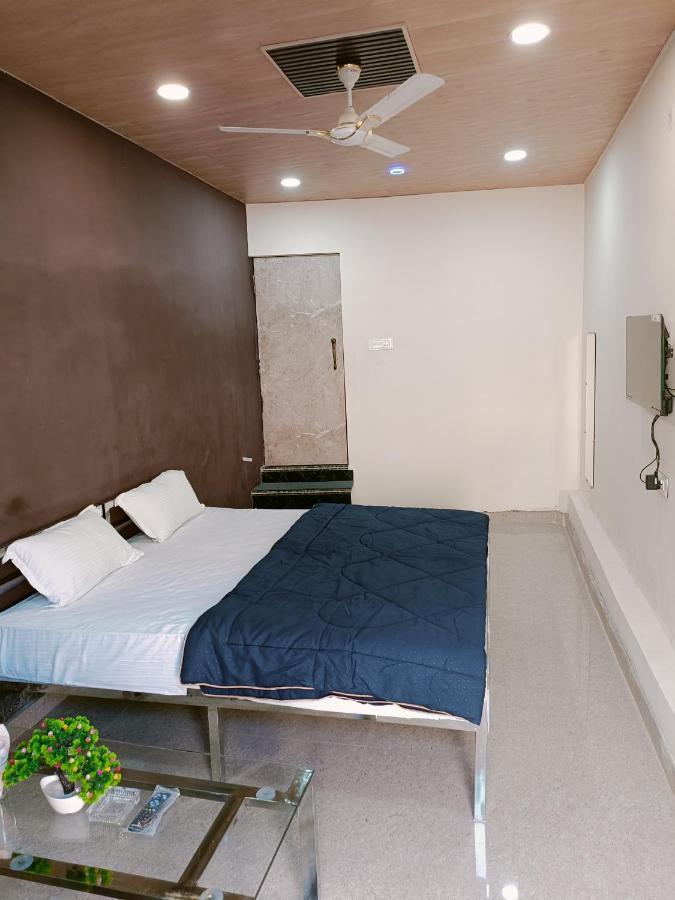 Hotel Royal Inn Satna Extérieur photo